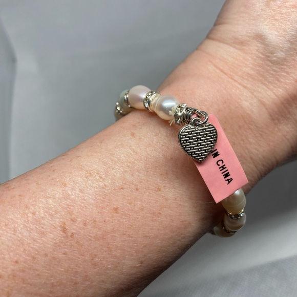 NWT Fresh Water Off White Colored Pearls with Australian & Crystal BraceletJ92 - Picture 3 of 5